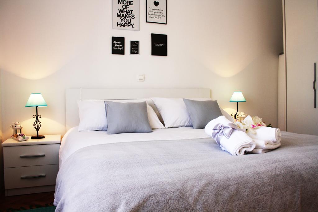 Apartment One Vision Split Room photo