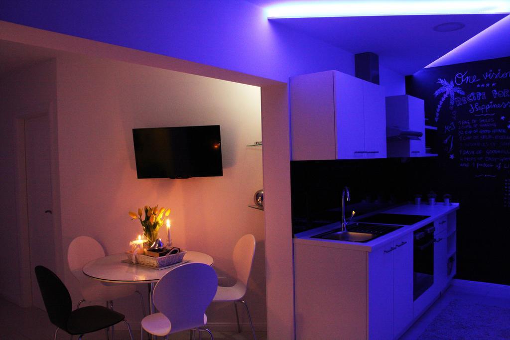 Apartment One Vision Split Room photo