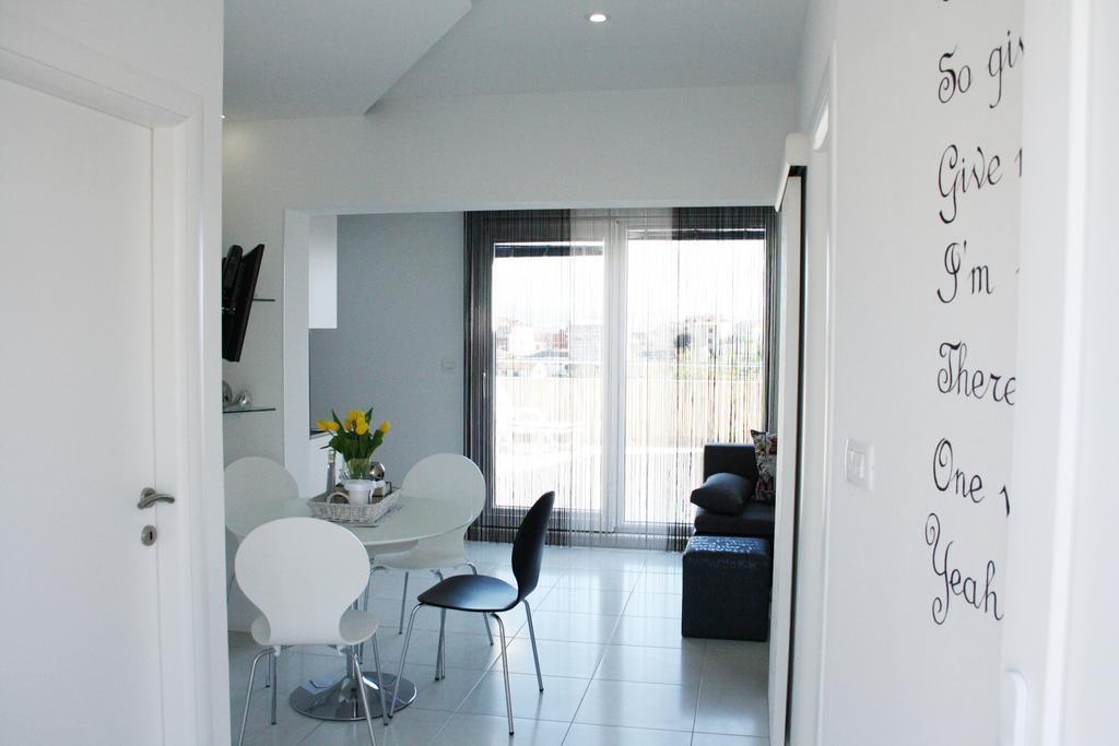 Apartment One Vision Split Room photo