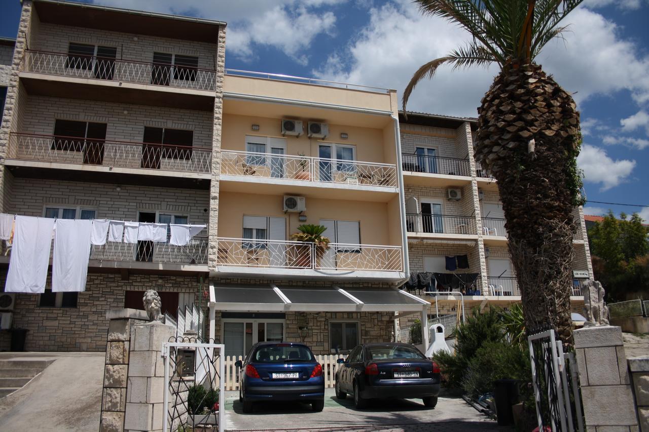 Apartment One Vision Split Exterior photo